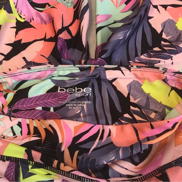 Bebe Sport Women’s Black Tropical Print Biker Shorts size Small NWT - Picture 9 of 9